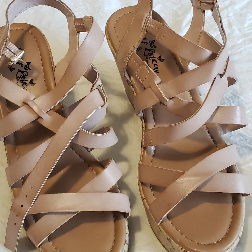 SELF ESTEEM  NUDE PLATFORMS SANDALS SIZE 81/2 NEW